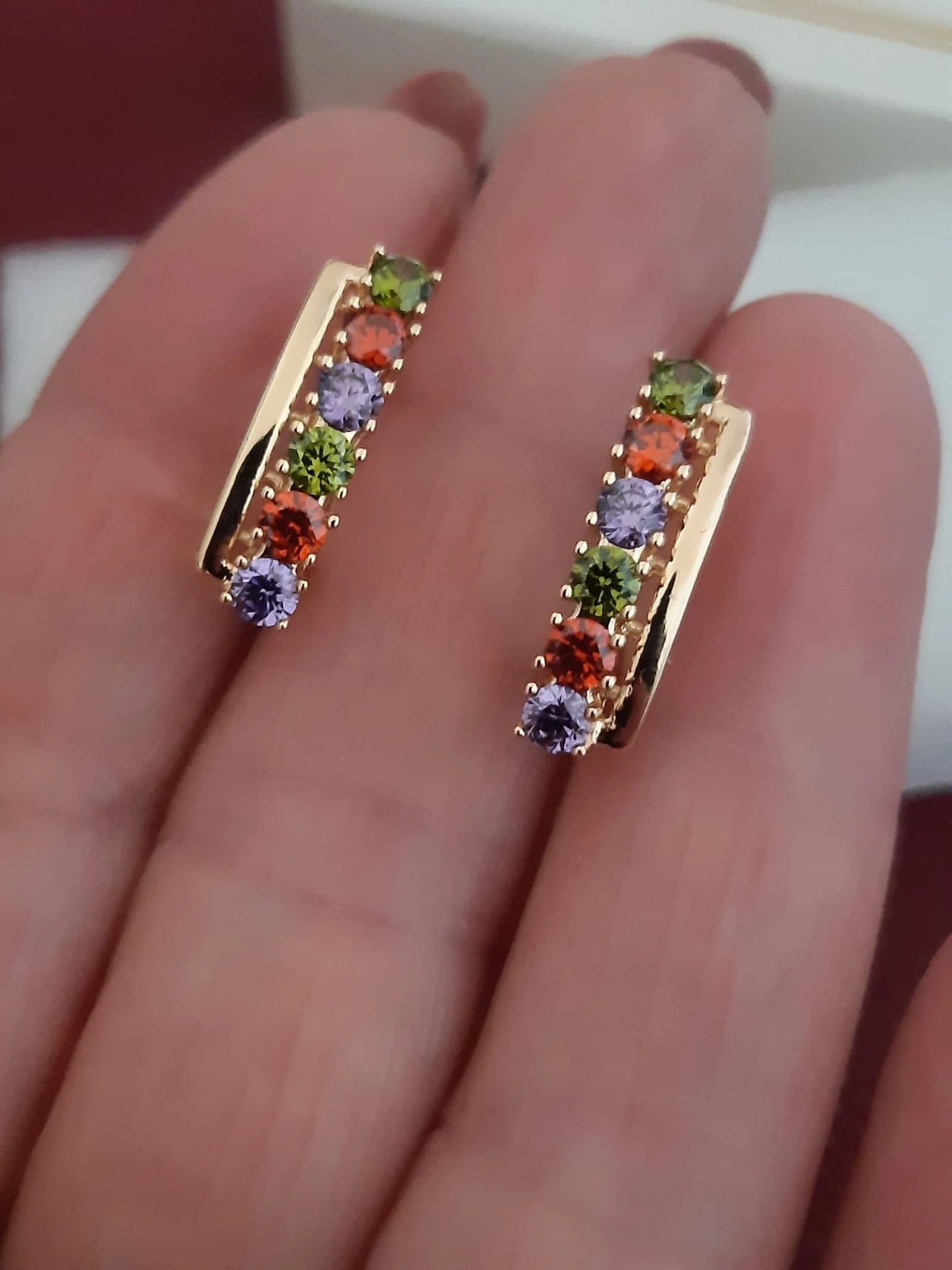 Pendientes circonitas multicolor ,1,8cm